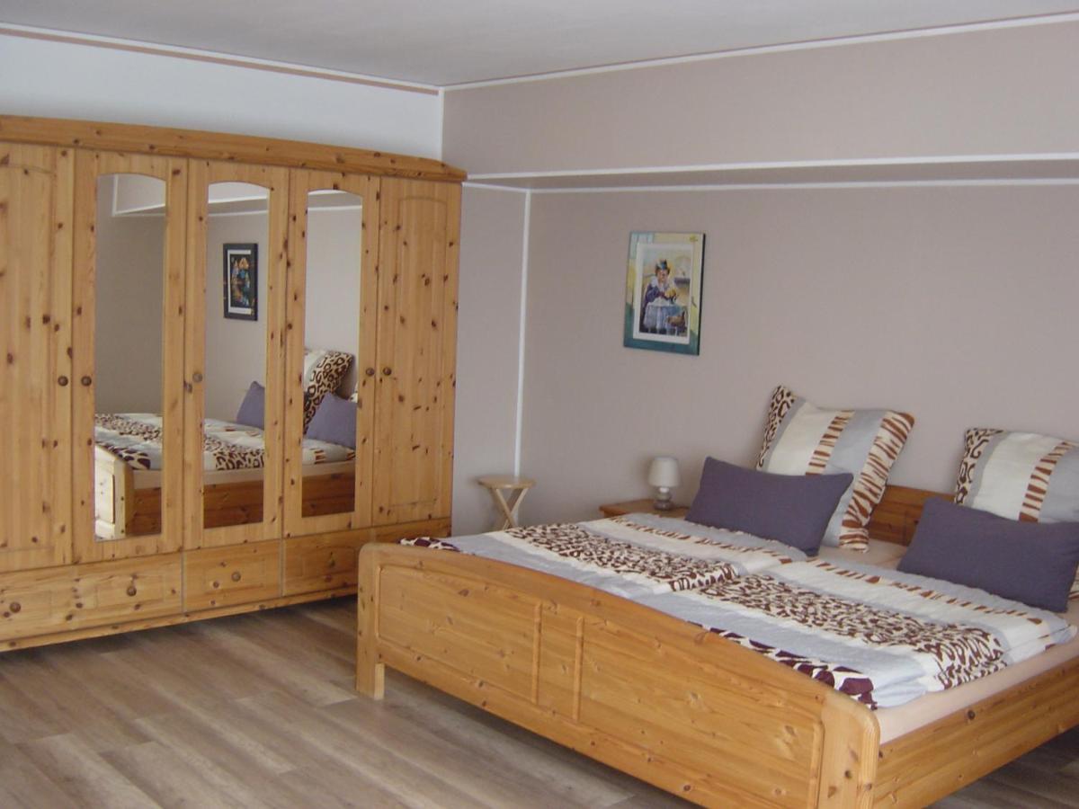 Haus Am Wald Apartment Hillscheid Екстериор снимка