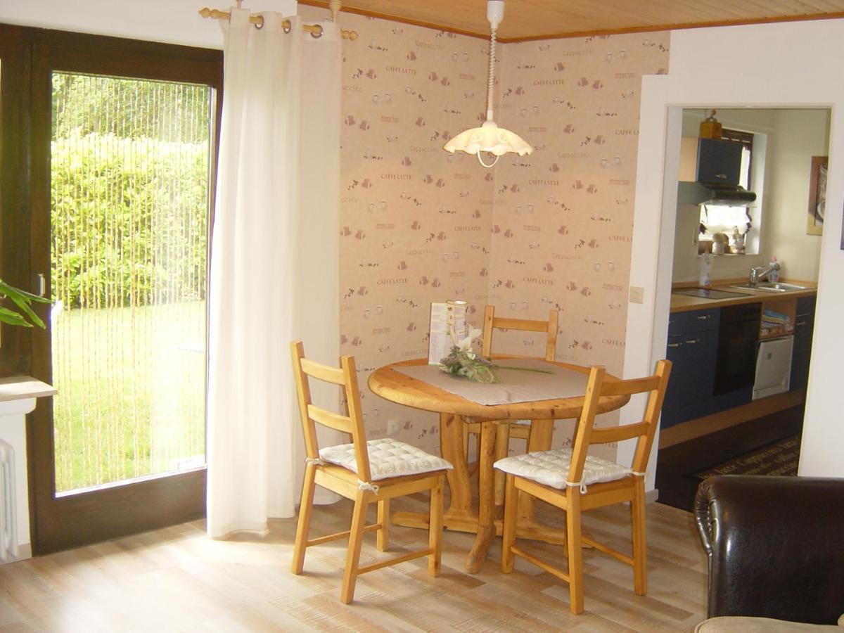 Haus Am Wald Apartment Hillscheid Екстериор снимка